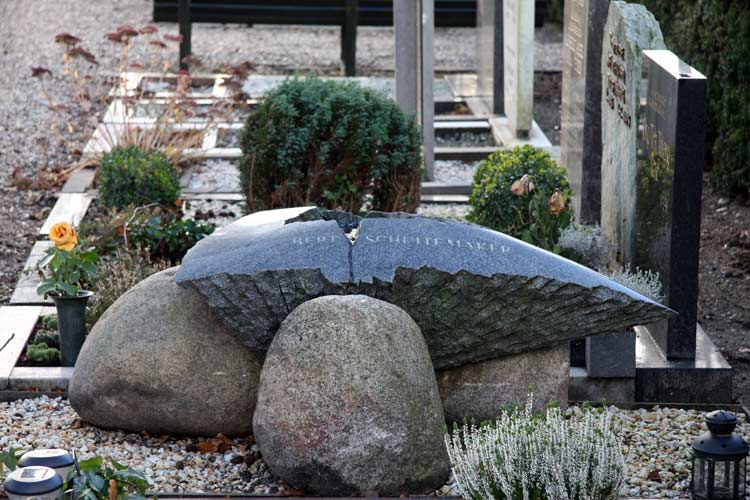 Water and stone - life and a tombstone.