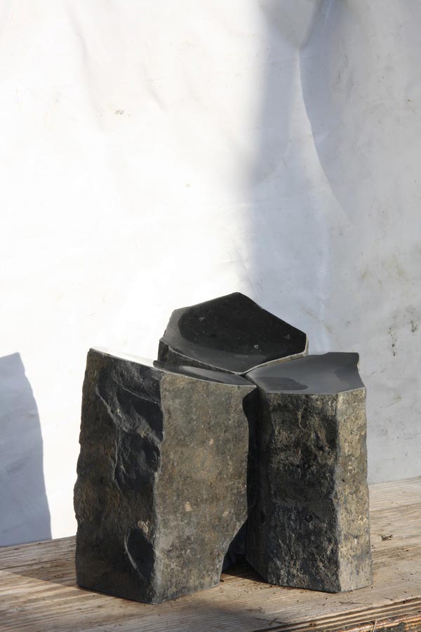 Dark donjon, 2019, basalt, 60 x 50 x 40 cm.