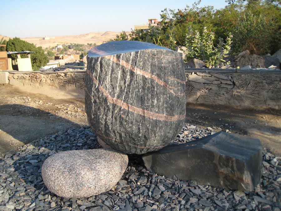 how to cook moon, 2020 granit, Aswan Egypt, 180 x 140 x 120 cm.