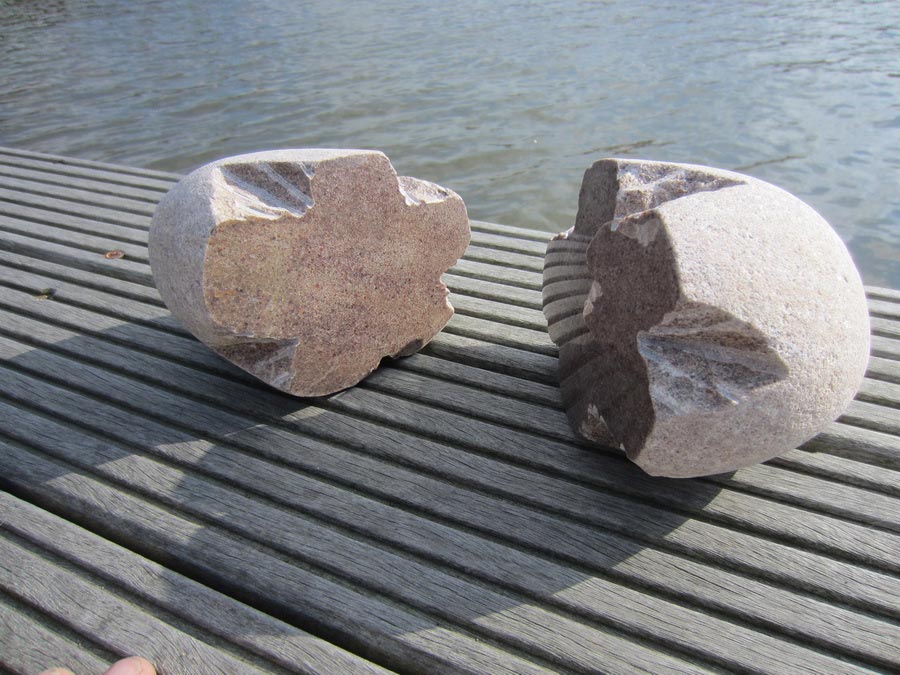 The stars  of Cape Frehel, 2018, granite, 35 x 15 x 15 cm.