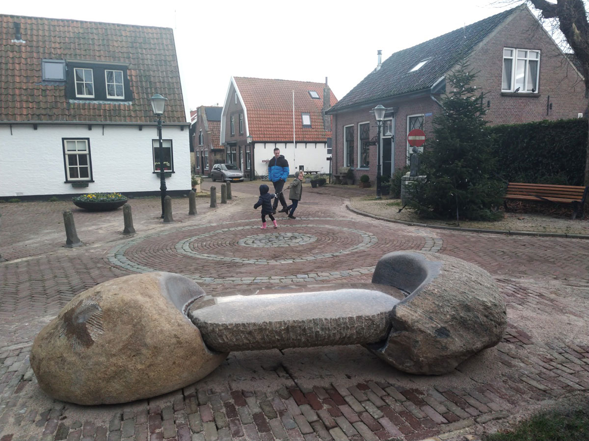 Tussen 2 sterren, 2022, granite, 320 x 120 x 80 cm, Texel, Holland